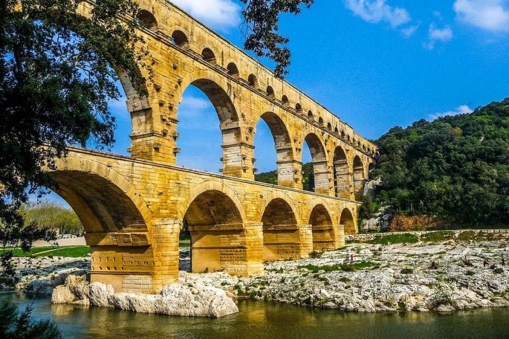 roman aqueduct-pont du gard